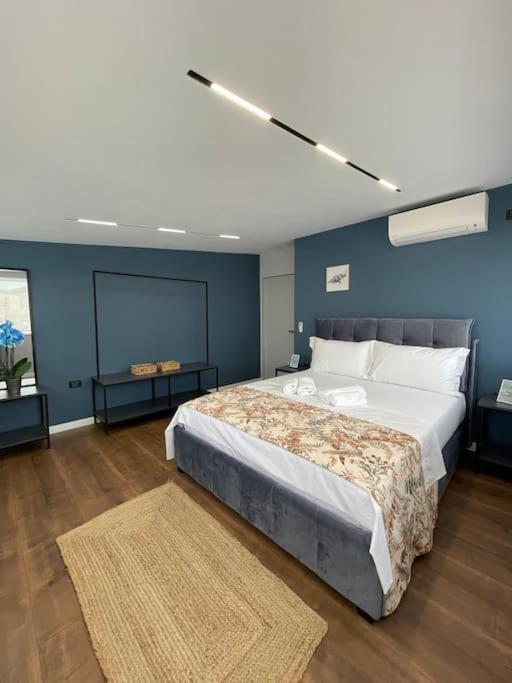 Voyage Penthouse Apartment Tirana Bagian luar foto
