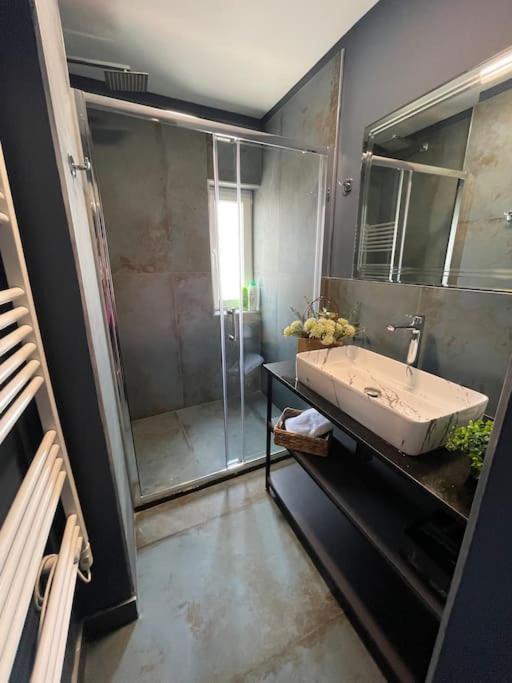 Voyage Penthouse Apartment Tirana Bagian luar foto