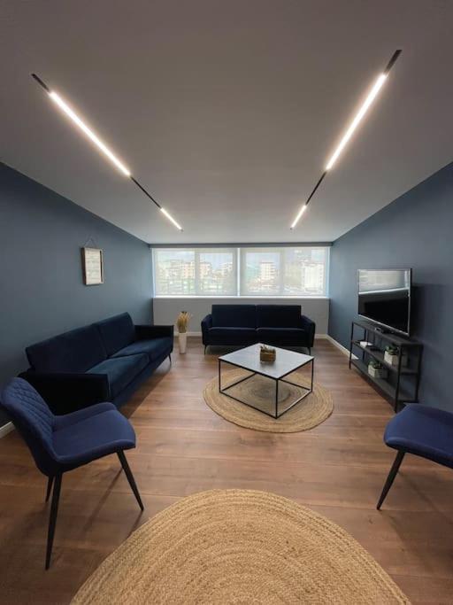Voyage Penthouse Apartment Tirana Bagian luar foto